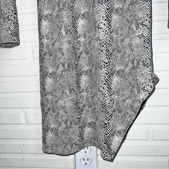 Madrag Vintage Black Cream Snake Skin Open Back Long Sleeve Dress, Size Medium - Picture 8 of 8